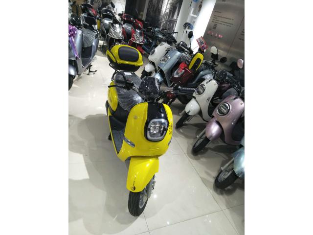 马甲方圆连锁车行立马电动车招聘的图片